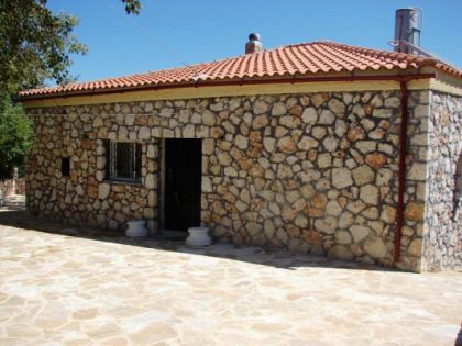 Willa  z kamienia  - położona w malowniczej, małej wiosce  kreteńskiej