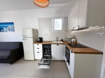 W pełni umeblowany apartament z jedną sypialnią tuż przy piaszczystej plaży w Analipsi